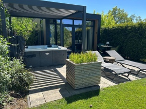 jacuzzi wellness lodge