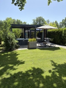 Wellness lodge Specht tuin