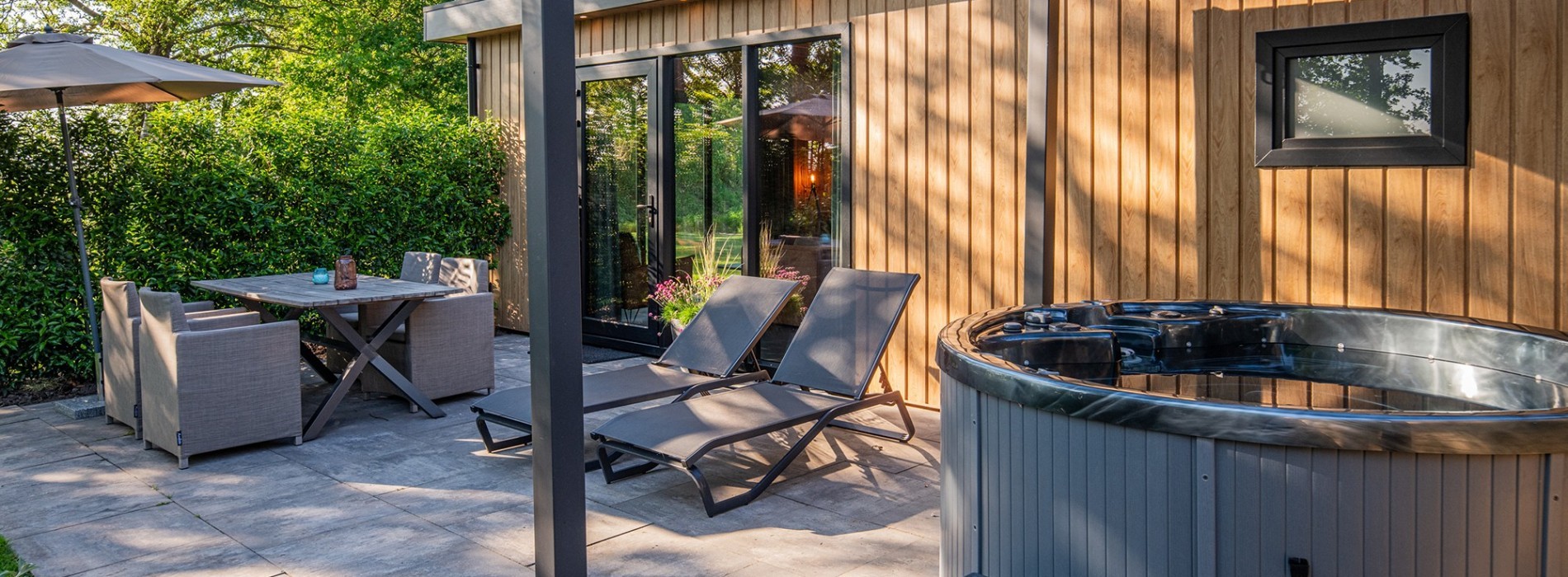 Adults only wellness lodges midden in de natuur van Drenthe.

