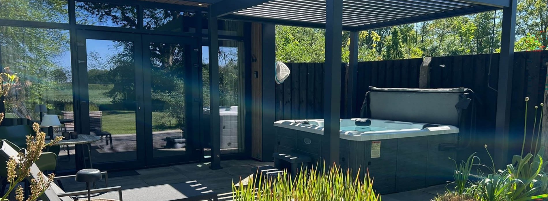 Adults only wellness lodges midden in de natuur van Drenthe.

